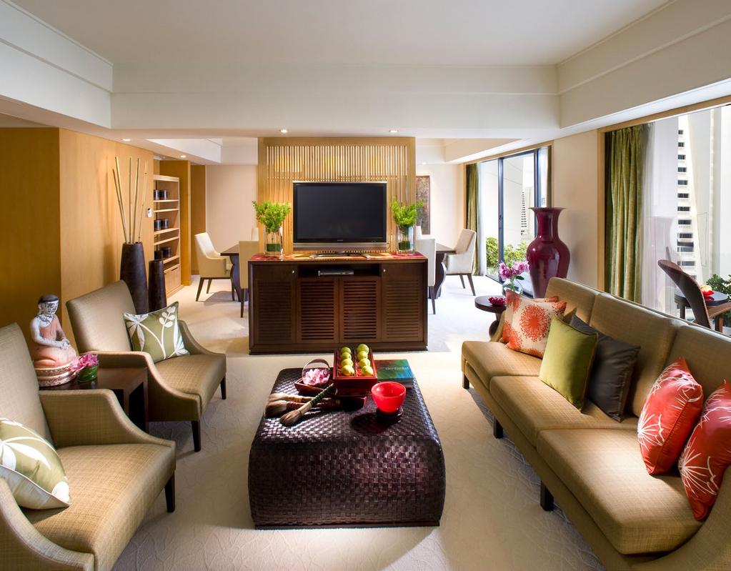 MANDARIN SUITE Our most exclusive suite combines contemporary details with decorative Oriental touches.