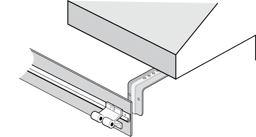 WARNING: THE OVERHANG MOUNTING BRACKETS MUST BE SECURELY FASTENED TO THE RAFTERS AND POSITIONED EVENLY ALONG THE BOARD.