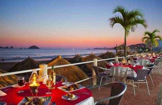 m PARRILLADA RESTAURANT With the best sunset view, perfect for good times and great food, this restaurant offers a friendly & romantic dining atmosphere that you are sure to