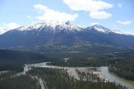 Reka Athabasca Je 1231 km dolga reka, ki teče