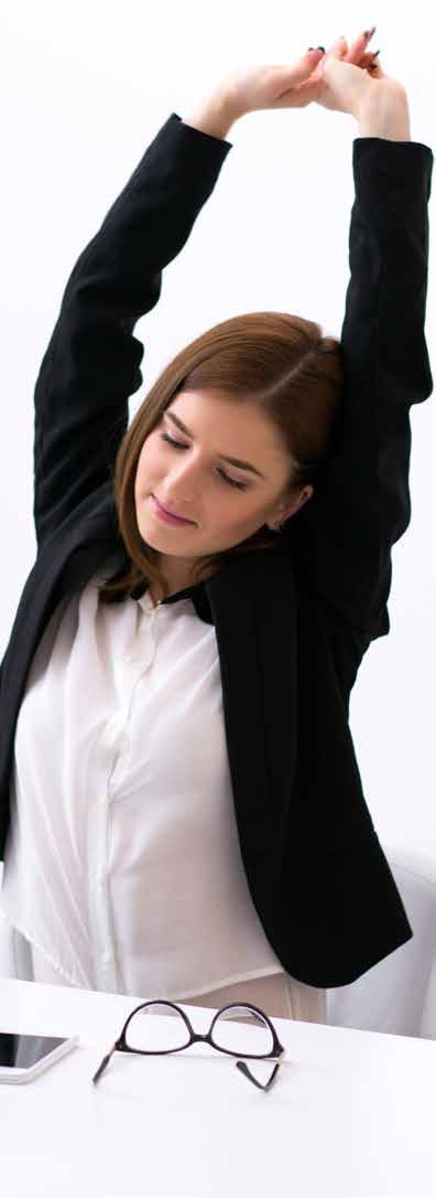 БОЛКИ ВО РАМОТО Болката во рамото е една од најчестите болки кај човекот од причина што зглобот на рамото е еден од најподвижните, но и најчувствителен зглоб.