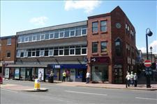 Second Floor, 1-3 Cross Street, Wakefield, West Yorkshire, WF1 3BW CENTRAL OFFICES Fully refurbished modern open plan accommodation KItchen & WC facilities provided for Car parking available