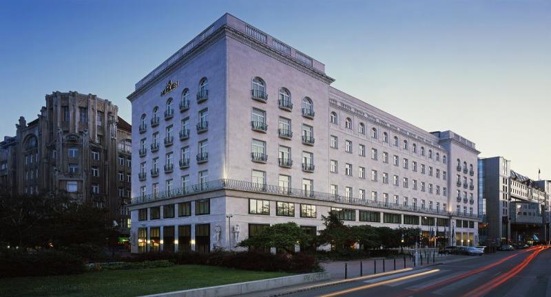 Hotel RITZ-CARLTON ***** Budapest The Hotel Ritz-Carlton is situated in the very heart of