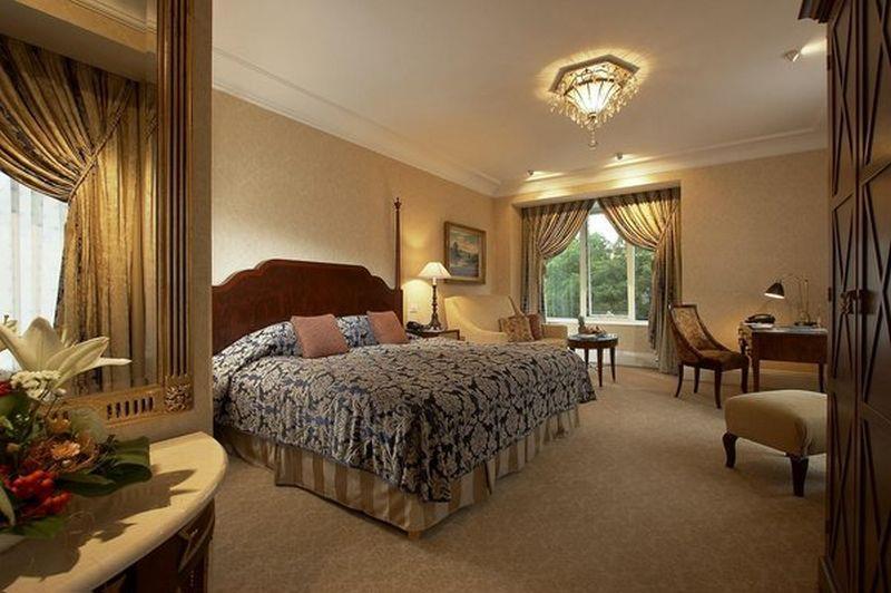 There are a range of Art deco guest rooms and suites to choose from.