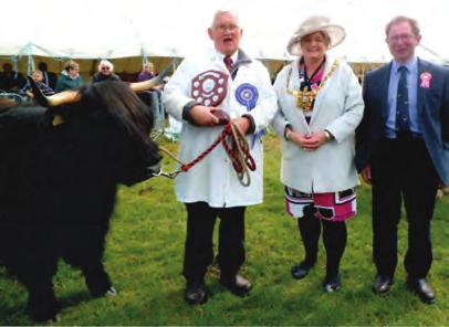 CLUB NEWS CLUB NEWS North of England Highland Cattle Club CHAIR Peter Fletcher 4 Northlands, Harthill, Sheffield, S26 7XZ Email: renandpete@gmail.
