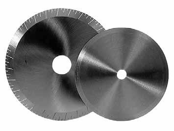 900x CUTTING BLADES Hydroscand can offer three different types of cutting blades: one standard blade and two thoothed blade types, all manufactured in hardened steel.