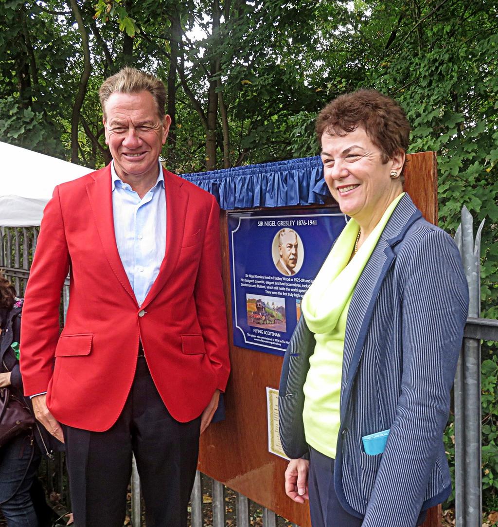 Stakeholder Newsletter News from our communities Portillo Moment for Flying Scotsman s designer as plaque unveiled at Hadley Wood Michael Portillo, former Hadley Wood MP, unveiled a decorative plaque