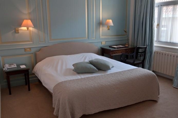 Prestige room - 25 m 2 - Double bed or 2 twin beds - Desk - Flat screen Tv -