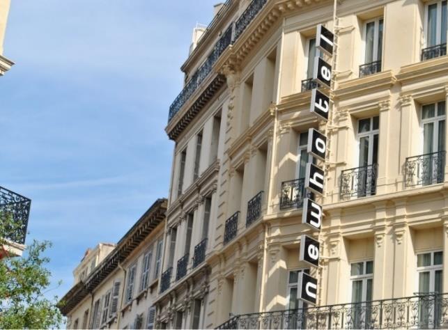 Hotel Newhotel The hotel is located opposite the Old Port and at the foot of the famous Canebière, the historical centre of Marseille and next to the Chamber of Commerce.