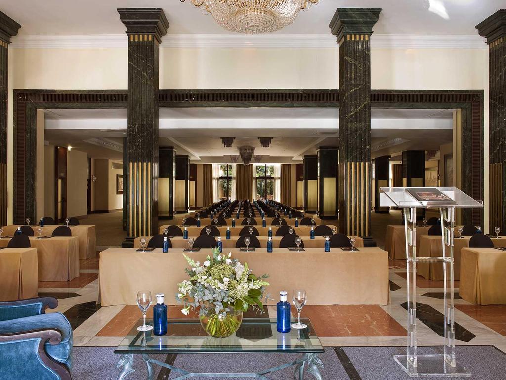 DISCOVER OUR MEETING ROOMS: PLATA Highest ballroom with a ceiling