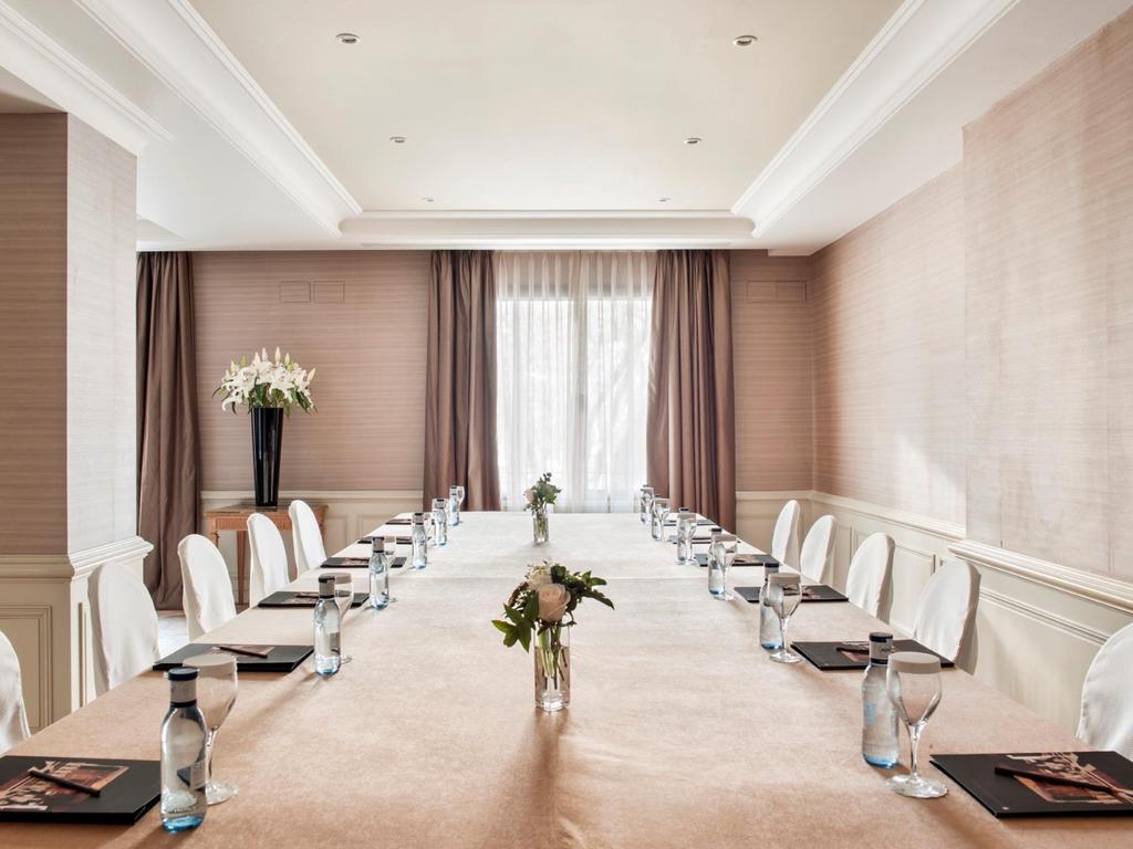 DISCOVER OUR MEETING ROOMS: ZARZUELA Recently renewed