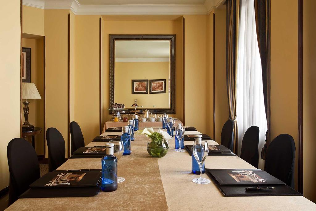 DISCOVER OUR MEETING ROOMS: CIBELES Meeting room located in the
