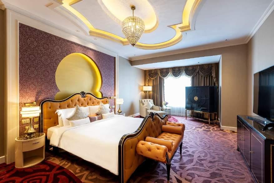 Royal suite l 178 sqm The hotel s most exclusive residence and the epitome of luxury One king size bedroom En-suite bathroom with marble and mosaic walls