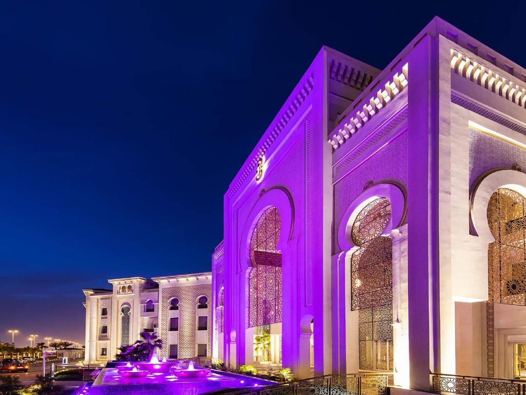 Location Nestled between old and new Doha, Ezdan Palace Hotel provides with easy access to Doha key business and entertainment districts.