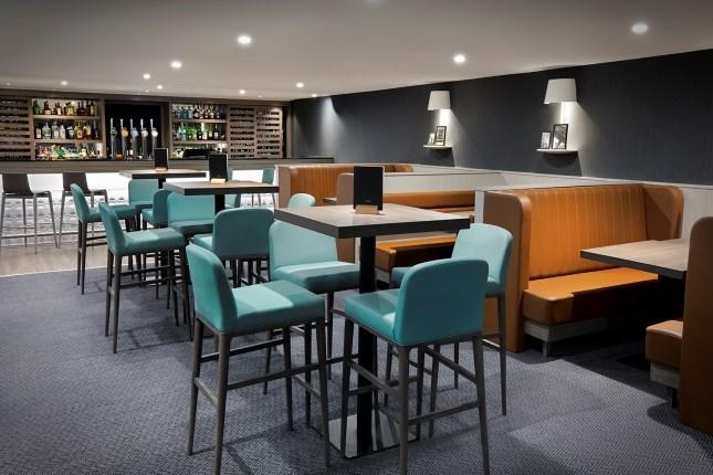 The bar and restaurant are located on the 1 st and 2 nd floor from the main lobby and are level throughout these are accessible by an accessible platform lift or stairs.