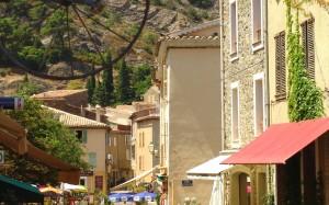 Cabasse sits by the green wooded slopes of the Issole valley and has a beautiful heart to the village, particularly around the main square, and it makes for another great spot to explore on your