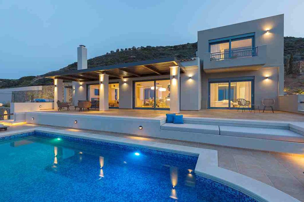Villa Dionysos LUXURY VILLA FOR SALE - Mochlos, Eastern Crete Villa Dionysos is a unique property, completed to the highest standards of both construction and fittings, overlooking the harbor in