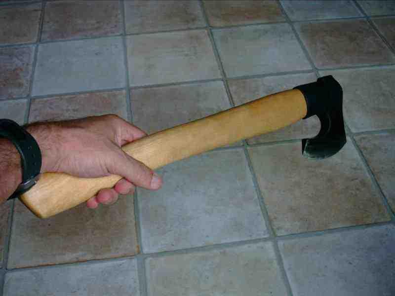 The Roselli also comes as a short axe, the head is the same, but the handle makes it more of a hatchet. The handles on both axes were treated using Biofa Hard Oil [1], for duration.
