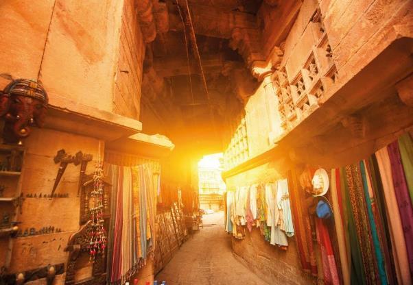 Vibrant India Immerse Yourself 16 Days Moderate Delhi Udaipur Sardargah Jodhpur Khejarla Bijainagar Jaipur Agra Explore the colourful and lively Rajasthan state; from the big cities to the small,