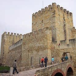 Places to visit 10 things to do and see Climb to the Castle of São Jorge and stroll 1.
