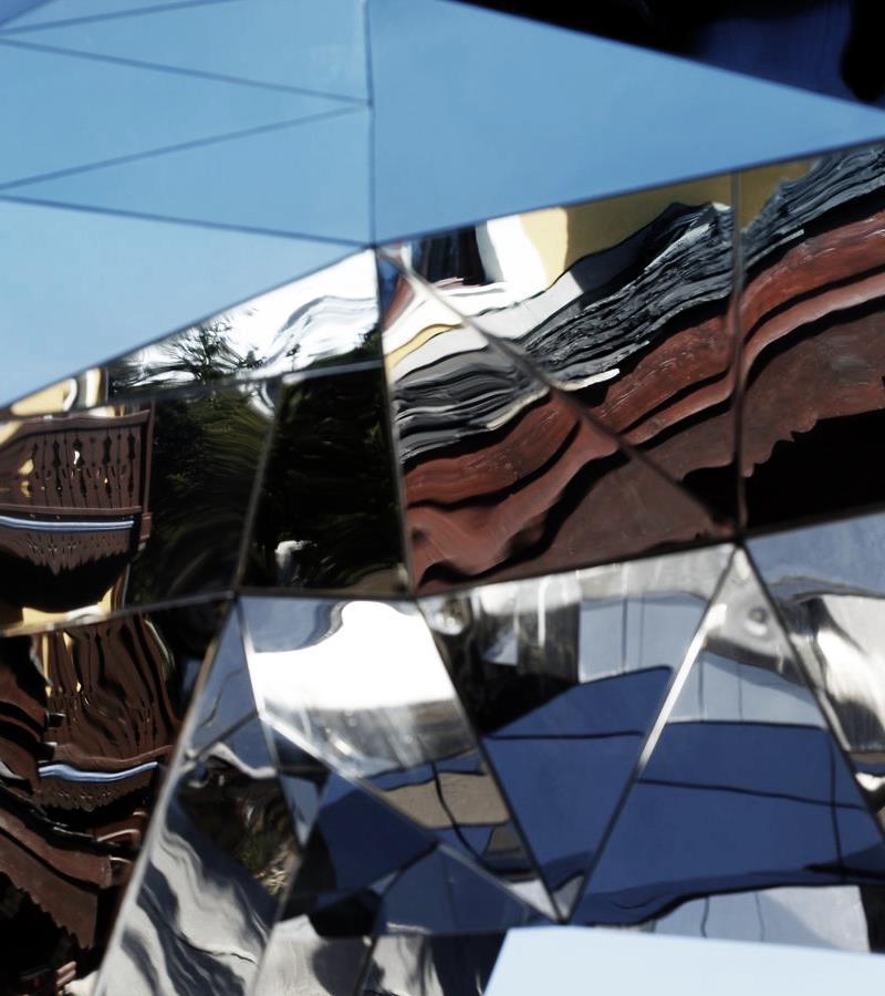 From their arrival to Cheval Blanc Courchevel, guests are dazzled by the stunning mirrored horse