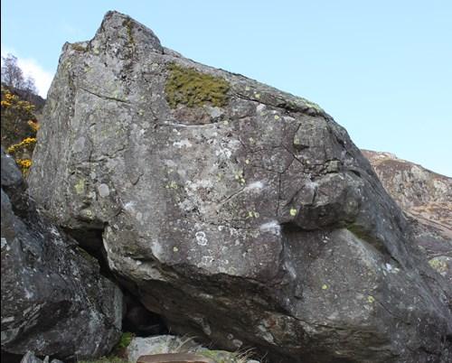 ** The Sugarloaf An immensely popular little boulder featuring great rock and possibly the worlds easiest arête! Sitting Boulder A small satellite block situated 80m due south of the Low Boulder.