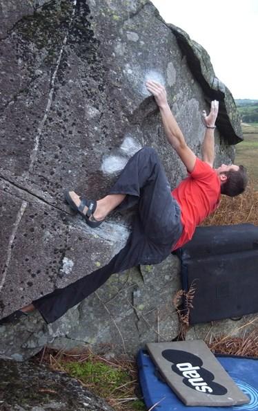 18) Whale Tail (/V0) SDS Climb the uphill end of the block. Donkey Boulder A small decent block hosting a good rising lip climb and variation.