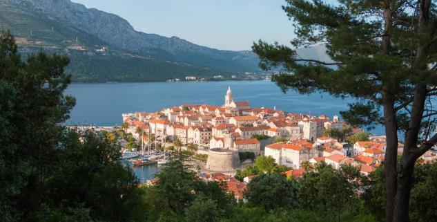 Legend: B breakfast, L lunch, D dinner, T tasting, CD- captain`s dinner DAY 1 SATURDAY DUBROVNIK (D) Transfer from Dubrovnik airport to Dubrovnik Gruž harbor