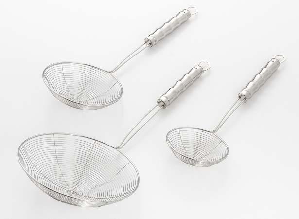 The high quality stainless steel double-rod design ensures that this product is durable and reliable. This 3 set piece is the perfect addition for any versatile chef. 6.25 7 8.