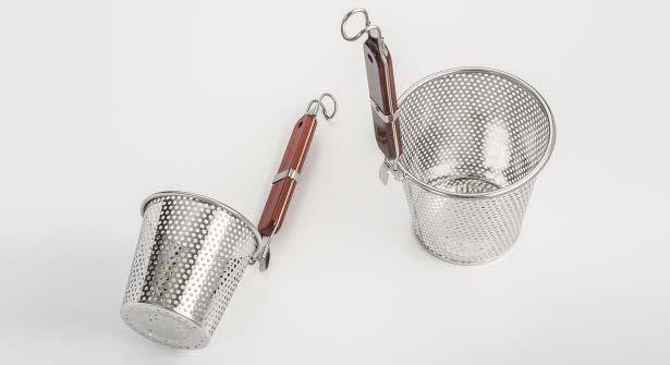 The handle is a natural brown color for a traditional accent to your kitchen. 275-5 276-6.25 277-279 STRAINER This durable stainless steel strainer is a must have for all chefs.