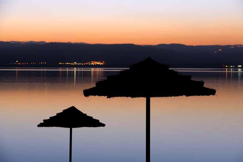 CLIMATE The Dead Sea's climate offers year-round sunny skies and dry air with low pollution. It has less than 100 millimeters (3.