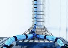 Građevinska infrastruktura Međusobno povezivanje server sala kao i svih prostorija sa tehničkom opremom radi se isključivo polaganjem kablova u za to predviđene vođice, odnosno regale (MNK mrežasti