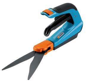 8735-30 30 COMFORT GRASS SHEARS For easy, precise lawn edging, even in inaccessible areas.
