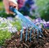 8916-28 WIRE HAND RAKE For tidying beds and aerating small, mossy areas.