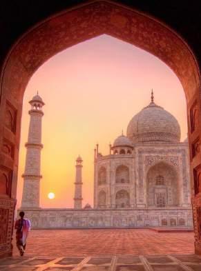 10h00 : Arrive Agra and proceed straight to Taj parking to board your battery bus to visit Taj Mahal. 10h15 : Enter inside the Taj Complex with your English Speaking Guide. Visit Taj Mahal.
