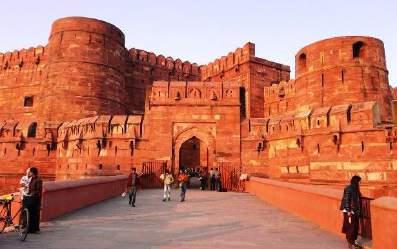 Agra Fort, containing the halls private and public audiences and other palaces.