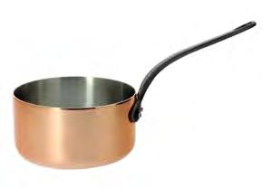 20 2,5 mm th 20 10,8 3,3 1,5 1,96 Sauté-pan, frypan, cast iron handle This design of pan is the utensil professional kitchens can't do without. It is especially suited to boiling down (sauce making ).