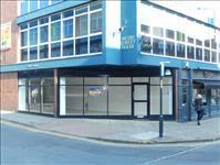 28 Wood Street, Wakefield, West Yorkshire, WF1 2ED AVAILABLE MODERN RETAIL UNIT Large display window Ground floor only Available from July 2013 Visible trading position Leasehold 12,000 - Per Annum
