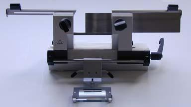 The upper edge of the back plate (rear clamping plate) serves as an index to determine the appropriate knife height.