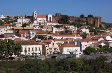 region, where you will visit the Silves Cathedral and Silves Castle, one of the best-preserved structures in Portugal.