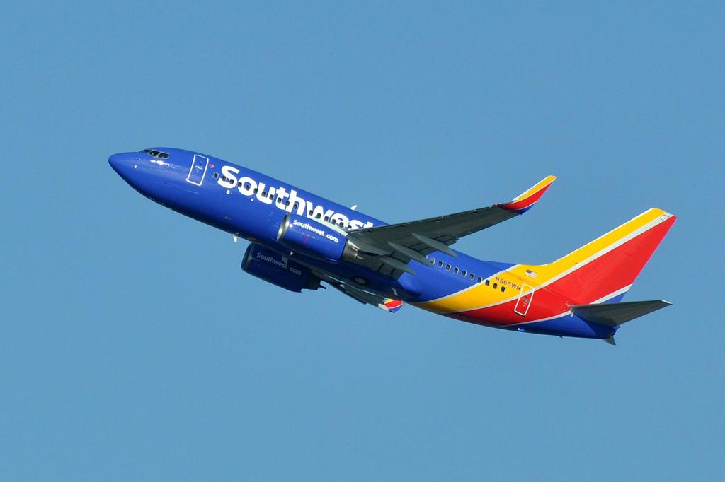 Company Overview In its 47th year of service Dallas-based Exemplary Customer Service more than 55,000 Employees and more than 115 million Customers annually Southwest became the nation s largest