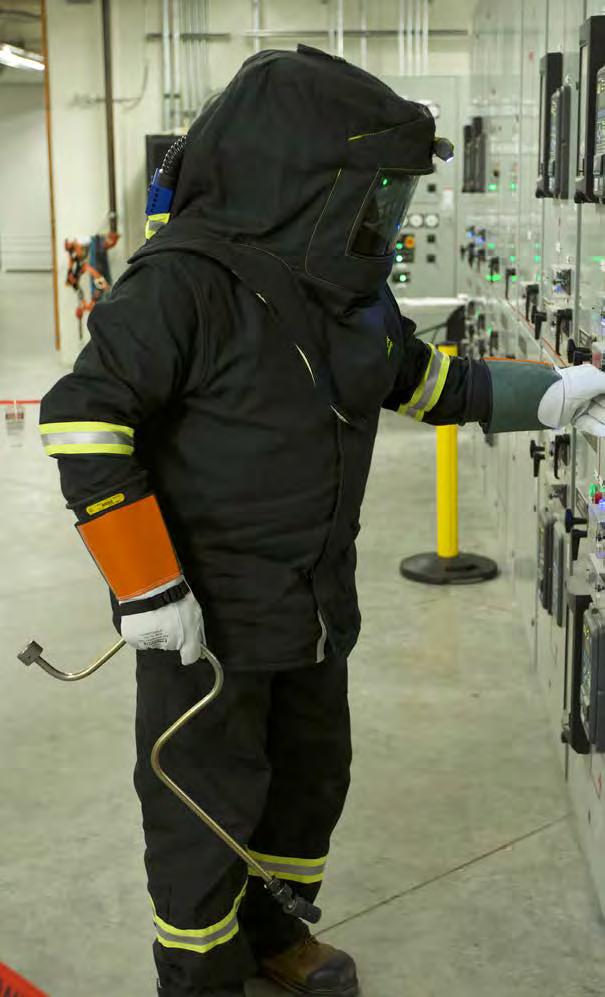 14 TCG25 Series Arc Flash Suit Features Nearly clear grey hood window provides 100% true color acuity and includes anti-fog and scratch resistant coatings.