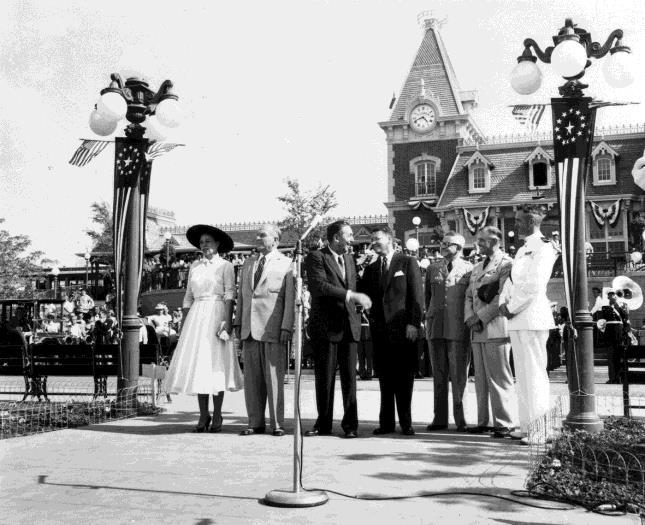 Disneyland Opens 1955 Attendance: 1.