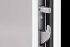 The lock plates on Thermo65 doors are adjustable for an optimal