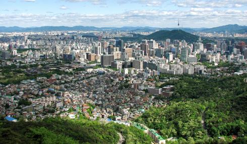 Seul je eno najpomembnejših globalnih mest. Foto: Blaž Križnik vojske potekale leta 1987.