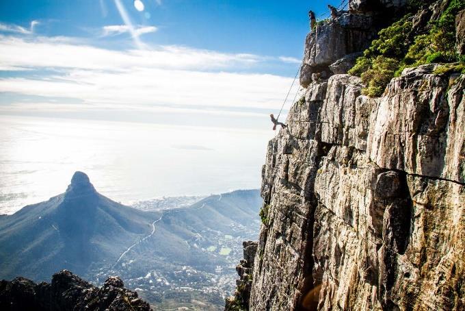 DTA12 - ABSEIL and HIKE TOUR - TABLE MOUNTAIN ( weather permitting ) If you are craving adventure and throwing yourself off the side of Table Mountain is not enough, then combine it with a hike