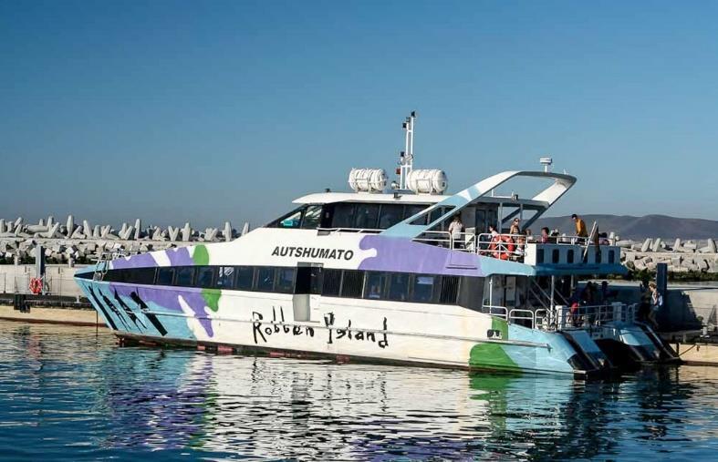 00 (Cost excludes lunch) Minimum 7 passengers ACTIVE DAY TOURS DTA9 - SHARK CAGE DIVING ( Daily ) Early transfer from Cape Town on a scenic drive to Gansbaai, to