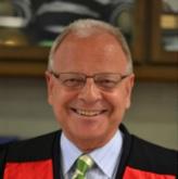 SPEAKER BIOS Ian Walker Dr Ian Walker is Head of Toad Hall, a residence for some 230 mainly postgraduate and international students at the Australian National University, and is currently President