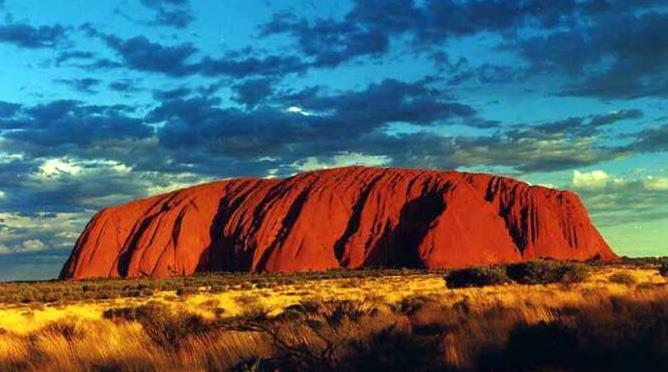 The local Pitjantjatjara people call the landmark Uluru.