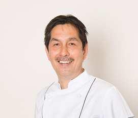 <Reference : JAL SKY AUBERGE BEDD CHEFS> Nihonryori RyuGin Seiji Yamamoto Born 1970 in Kagawa While only 33 Mr. Yamamoto opened Nihonryori RyuGin in Tokyo, where he served as managing chef.